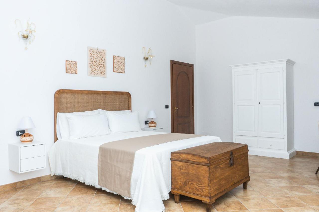 Relais Ruggiero Bed & Breakfast Le Castella  Ngoại thất bức ảnh
