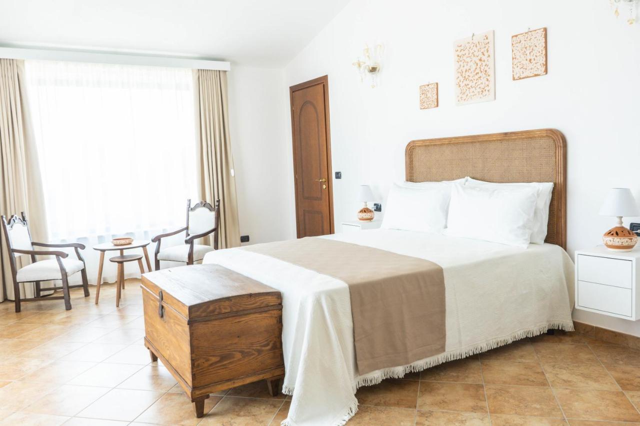 Relais Ruggiero Bed & Breakfast Le Castella  Ngoại thất bức ảnh