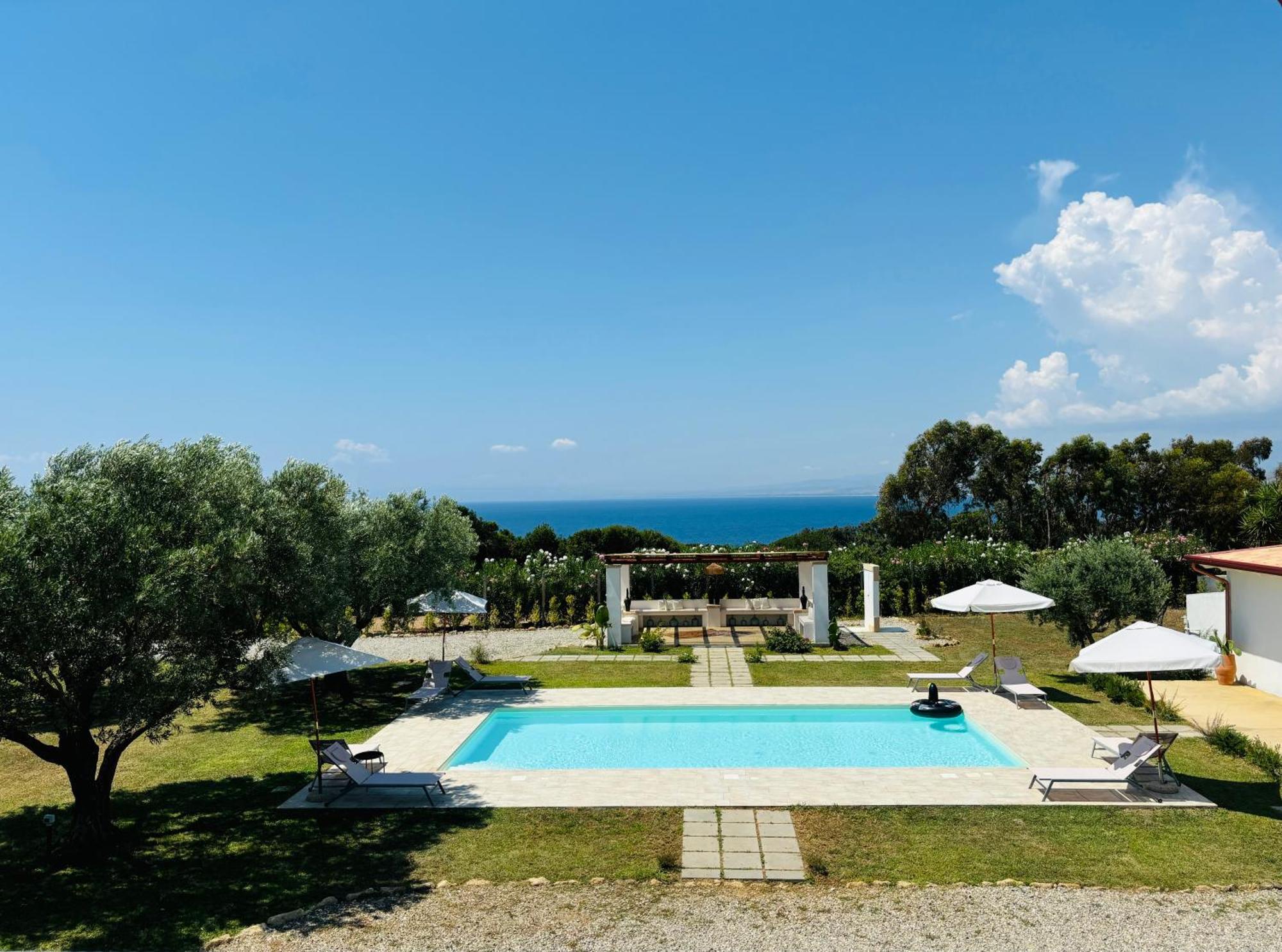 Relais Ruggiero Bed & Breakfast Le Castella  Ngoại thất bức ảnh